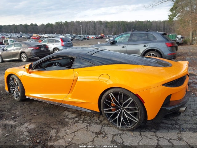 McLaren GT