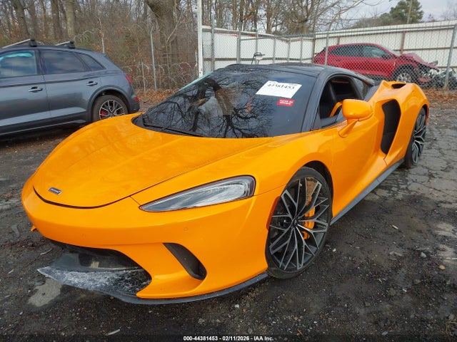 McLaren GT