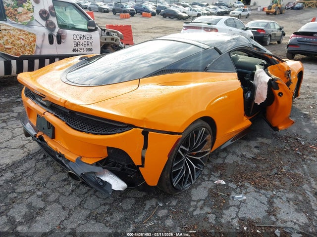 McLaren GT
