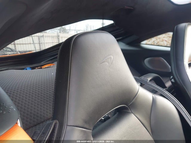 McLaren GT