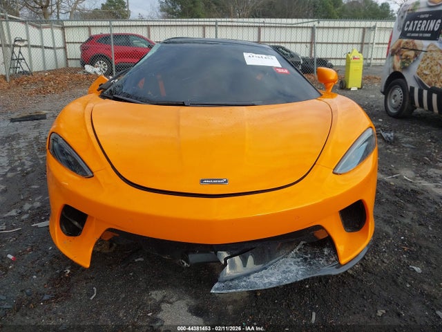 McLaren GT