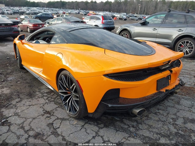 McLaren GT