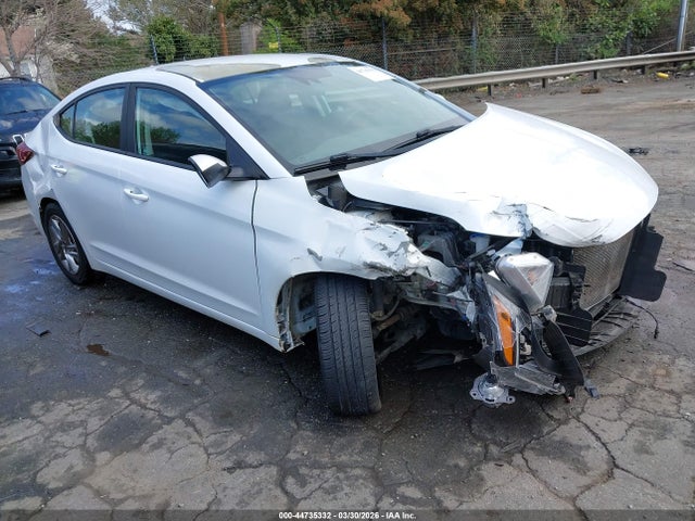 Salvage Hyundai ELANTRA Image