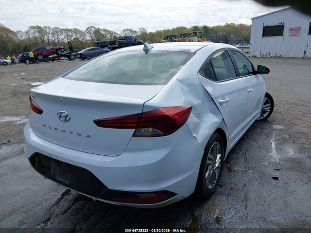 Hyundai ELANTRA Sel