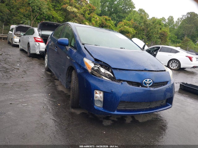 Salvage Toyota Prius Image