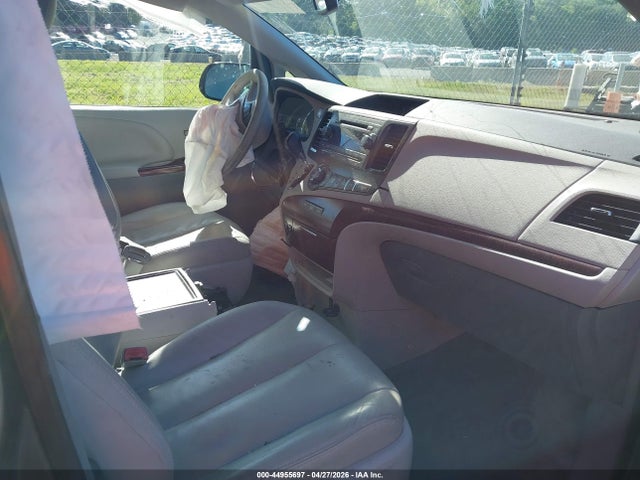 Toyota Sienna Xle V6 8 Passenger