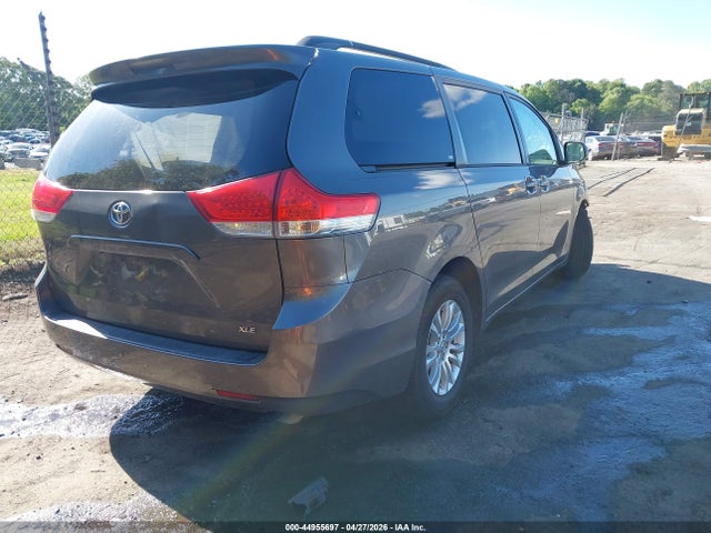 Toyota Sienna Xle V6 8 Passenger