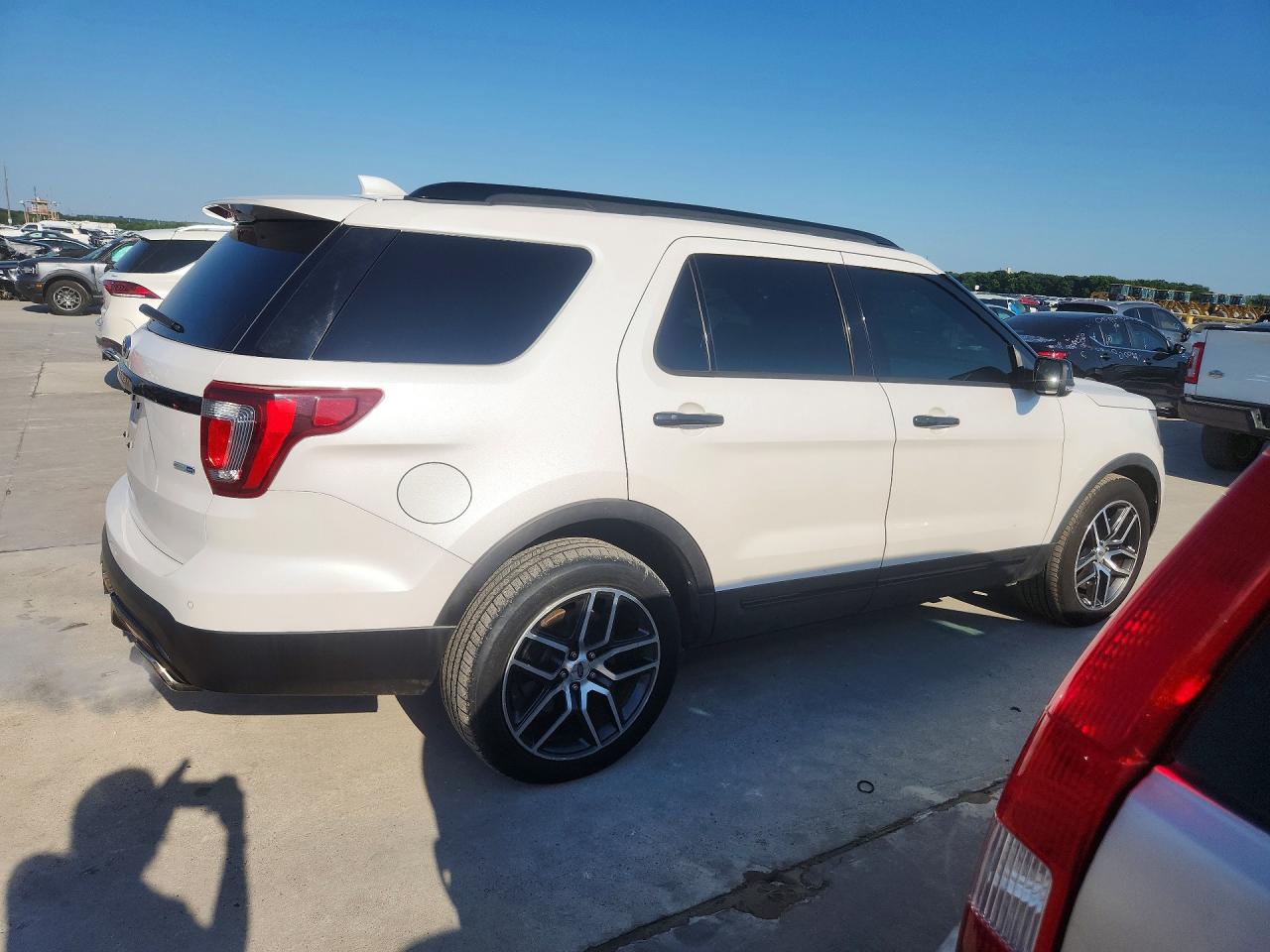 Ford Explorer Sport