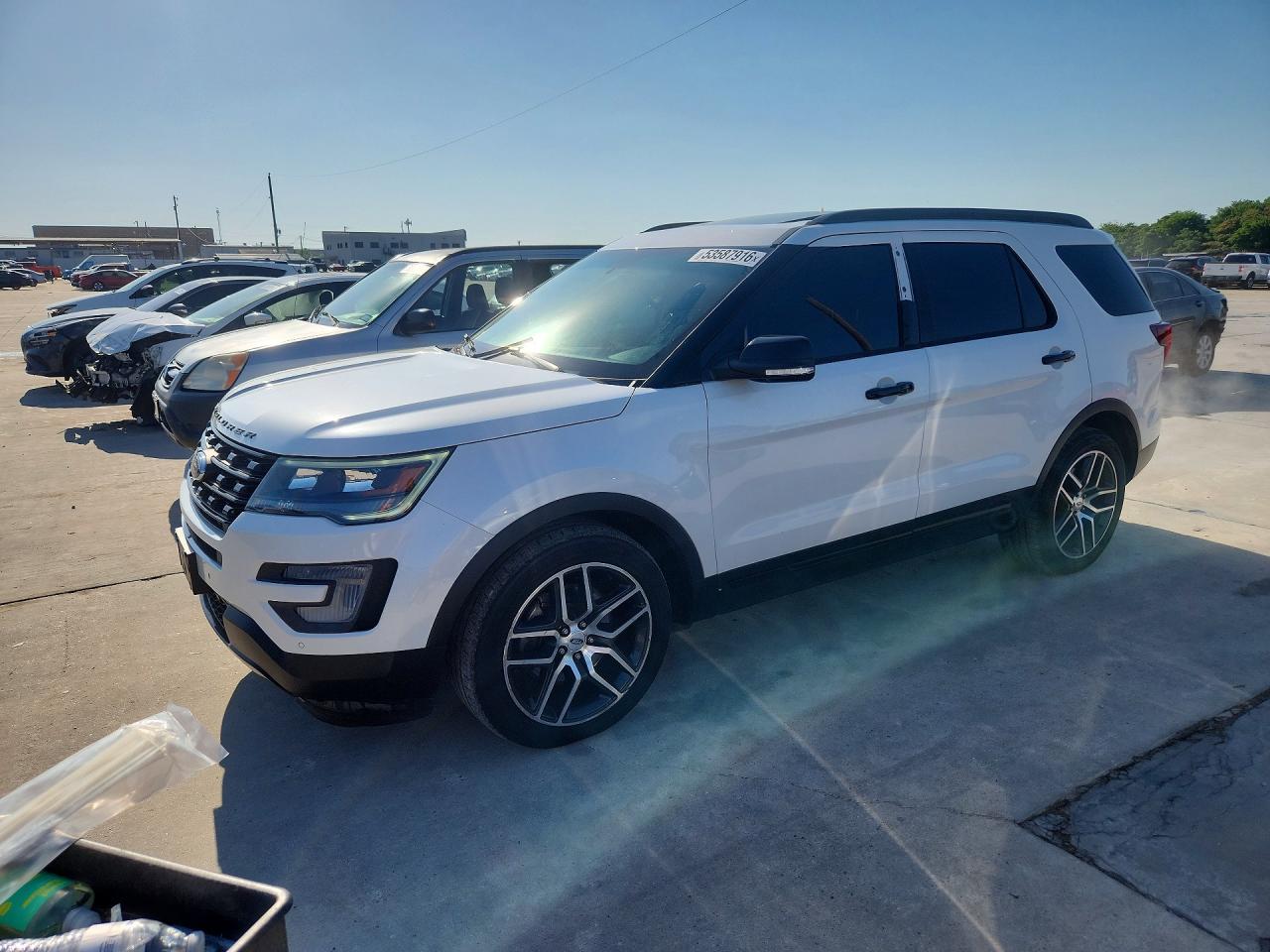 Salvage Ford Explorer Image