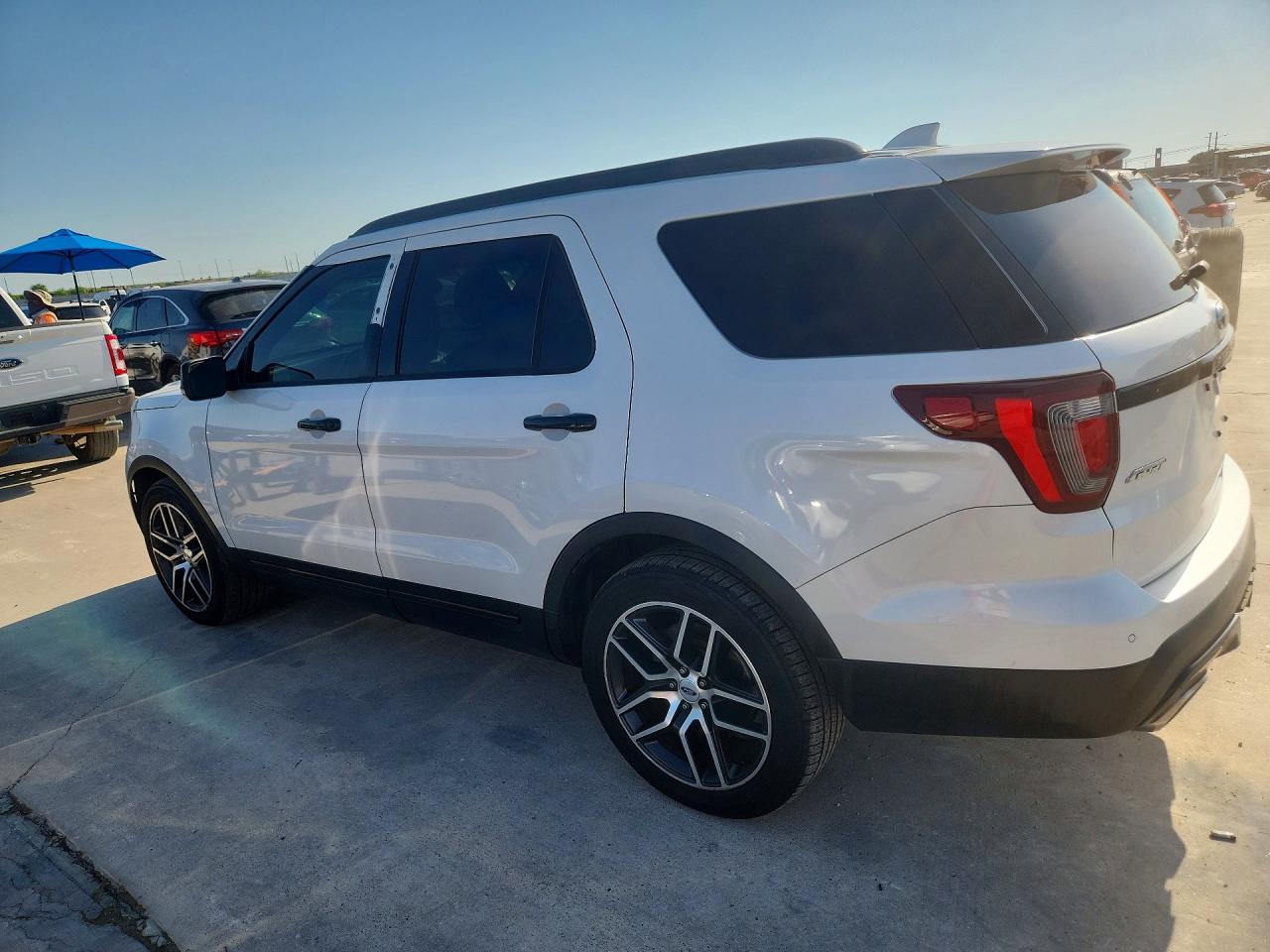 Ford Explorer Sport