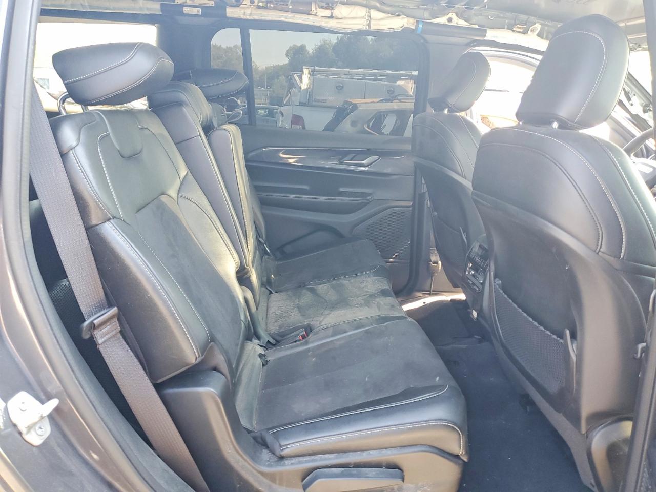 Jeep Cherokee L Laredo