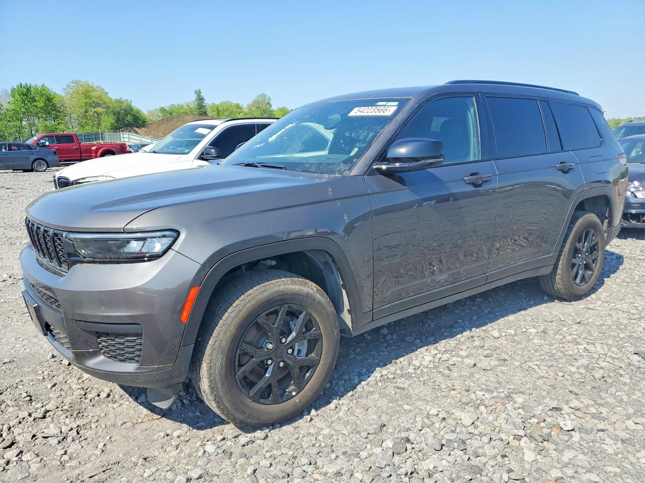Salvage Jeep Cherokee Image