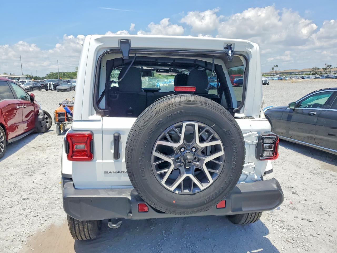 Jeep Wrangler Sahara