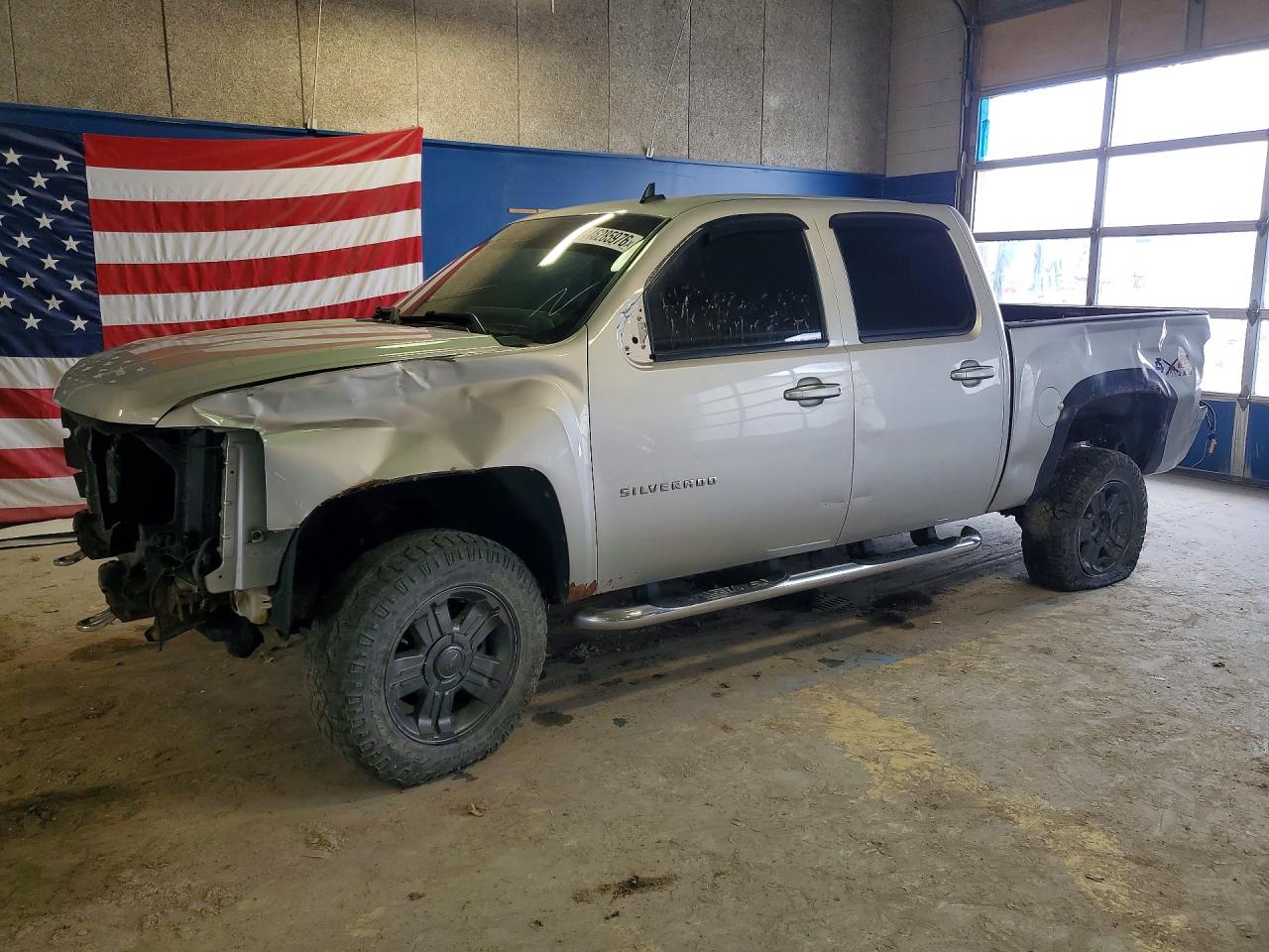 Salvage Chevrolet Silverado Image