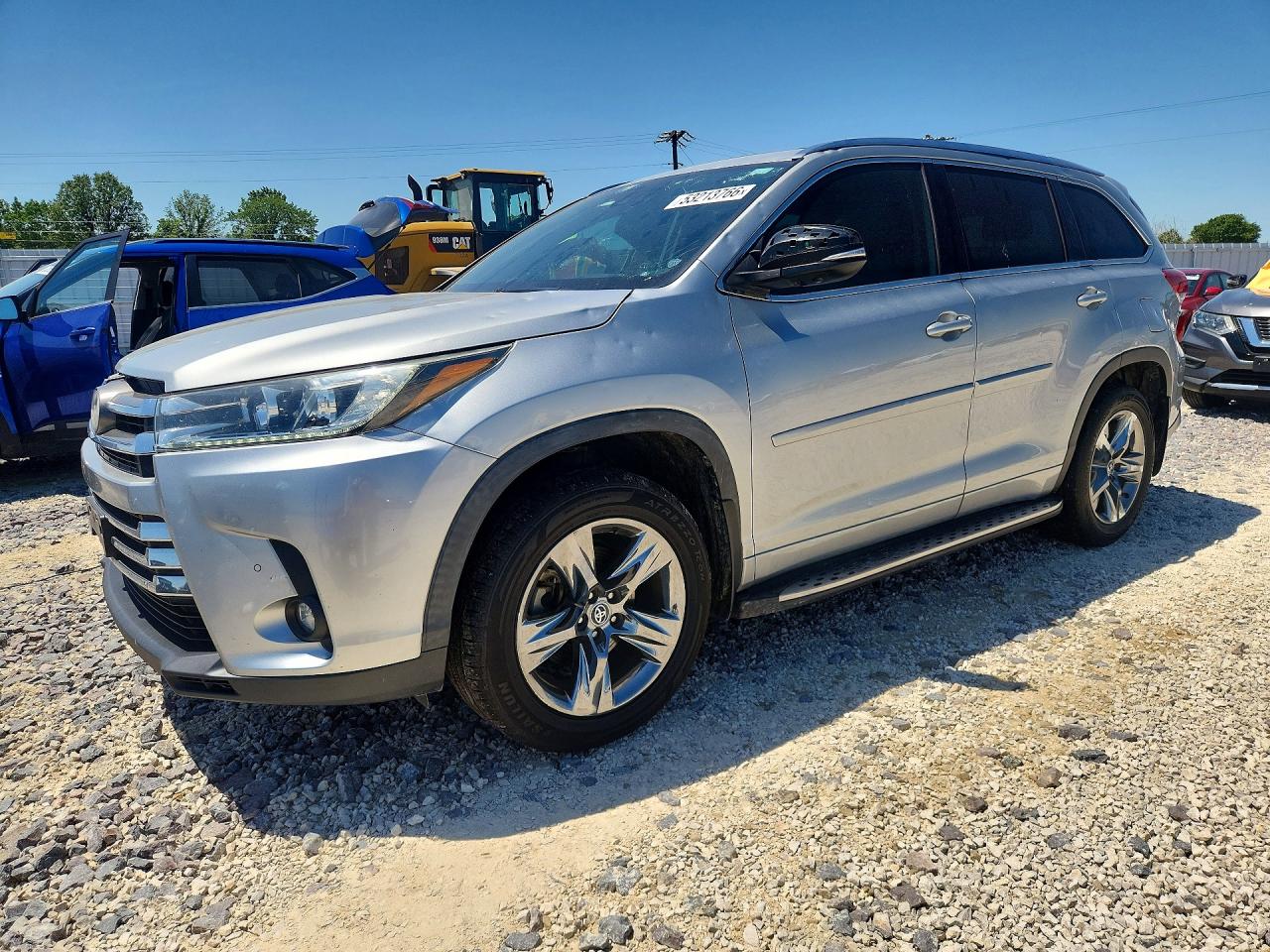 Salvage Toyota Highlander Image