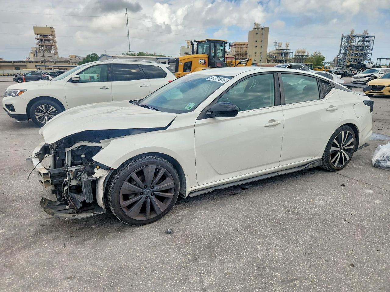 Salvage Nissan Altima Image