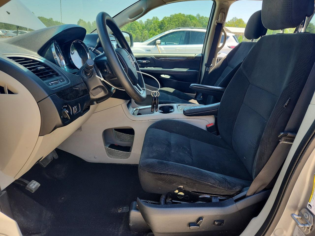 Dodge Caravan Sxt