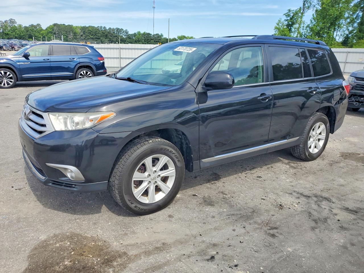 Salvage Toyota Highlander Image