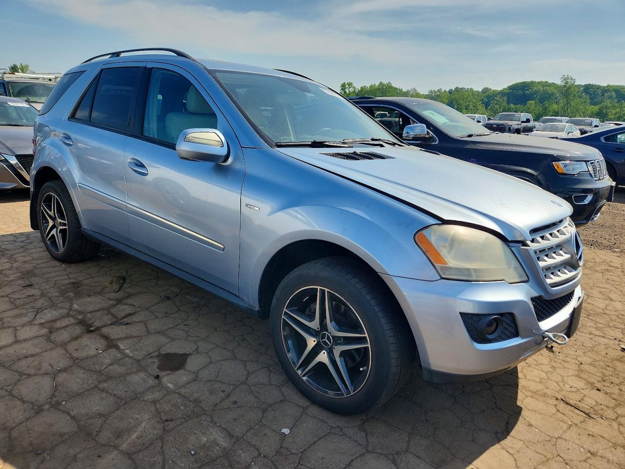Salvage Mercedes-Benz M-Class Image