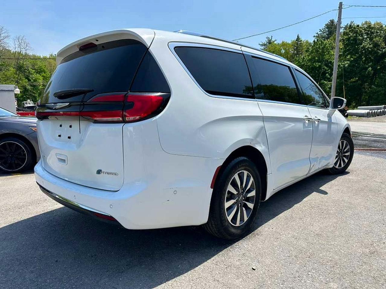 Chrysler Pacifica Hybrid Touring L