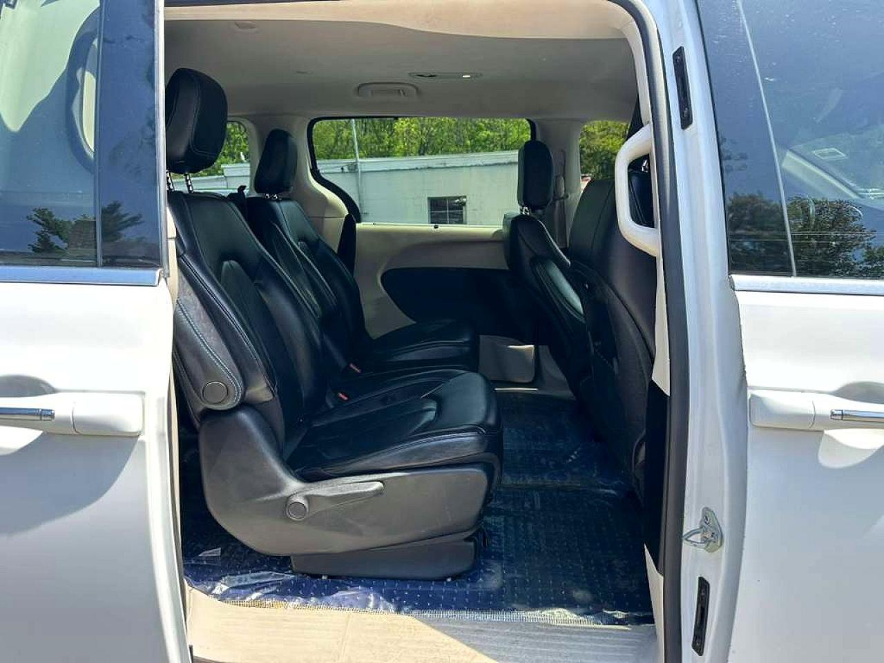 Chrysler Pacifica Hybrid Touring L