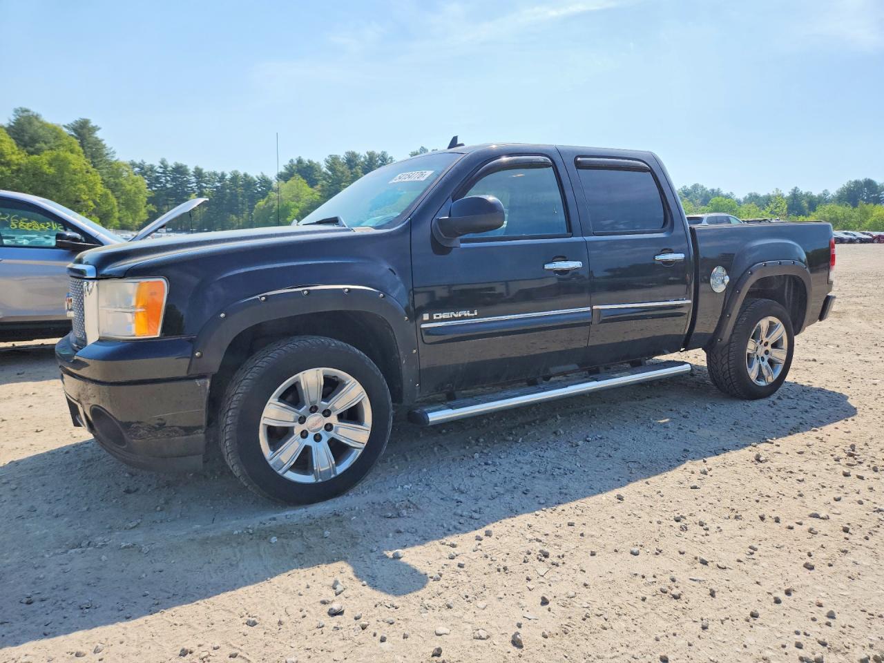 Salvage GMC Sierra Image
