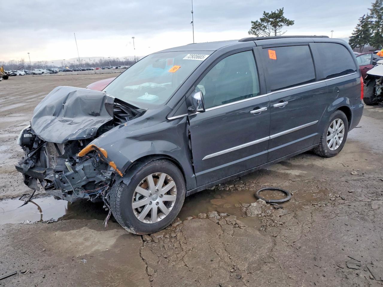 Salvage Chrysler Minivan Image