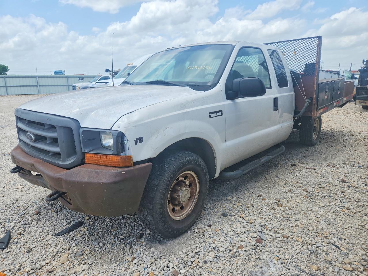 Salvage Ford F-350 Image