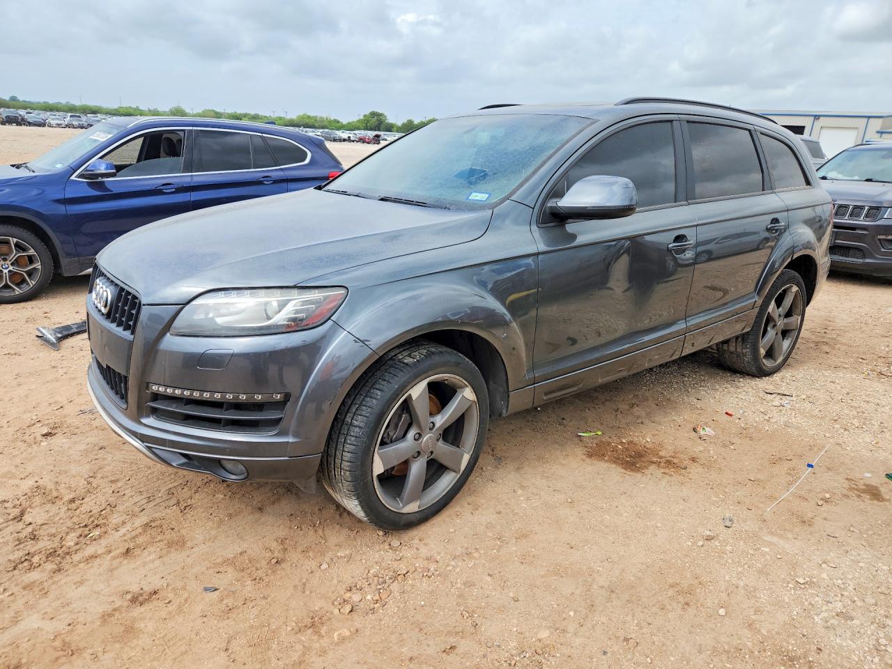 Salvage Audi Q7 Image