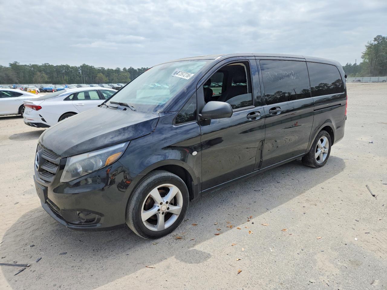 Salvage Mercedes-Benz Metris Image