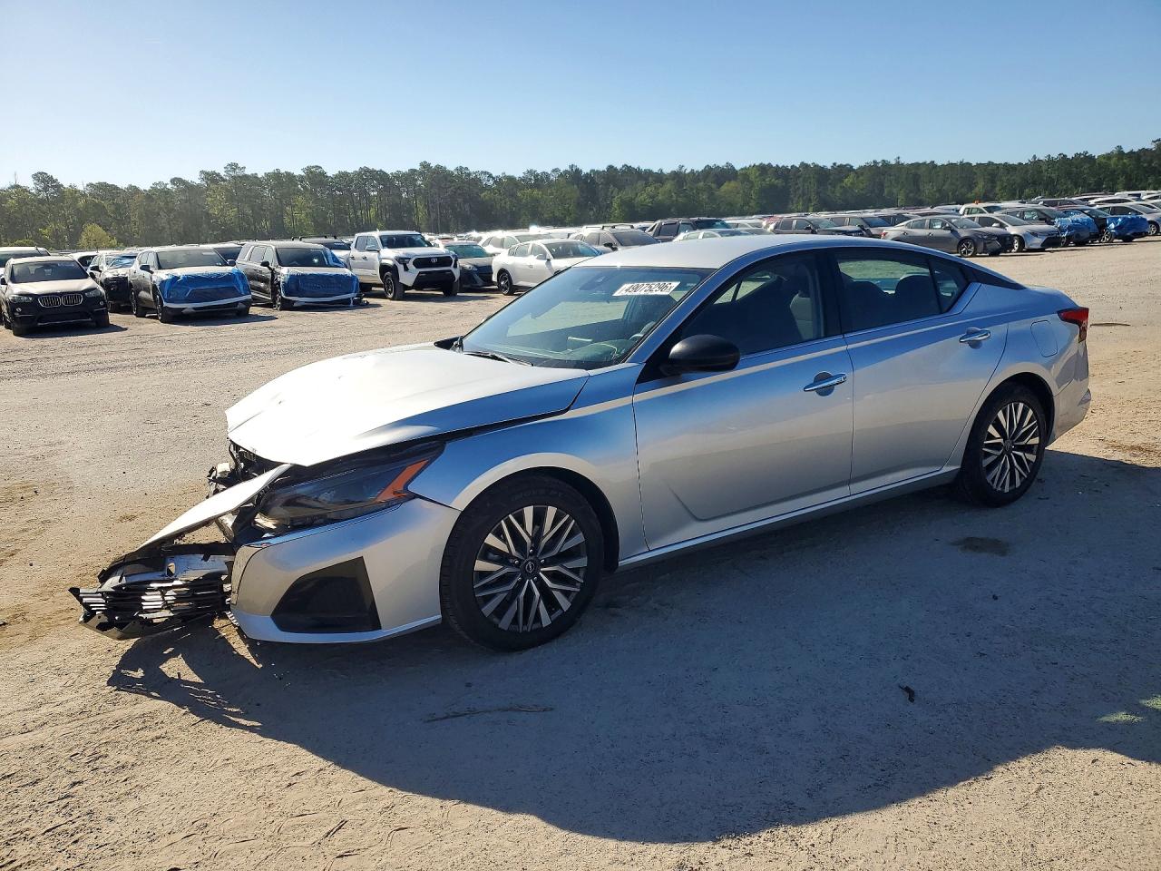 Salvage Nissan Altima Image