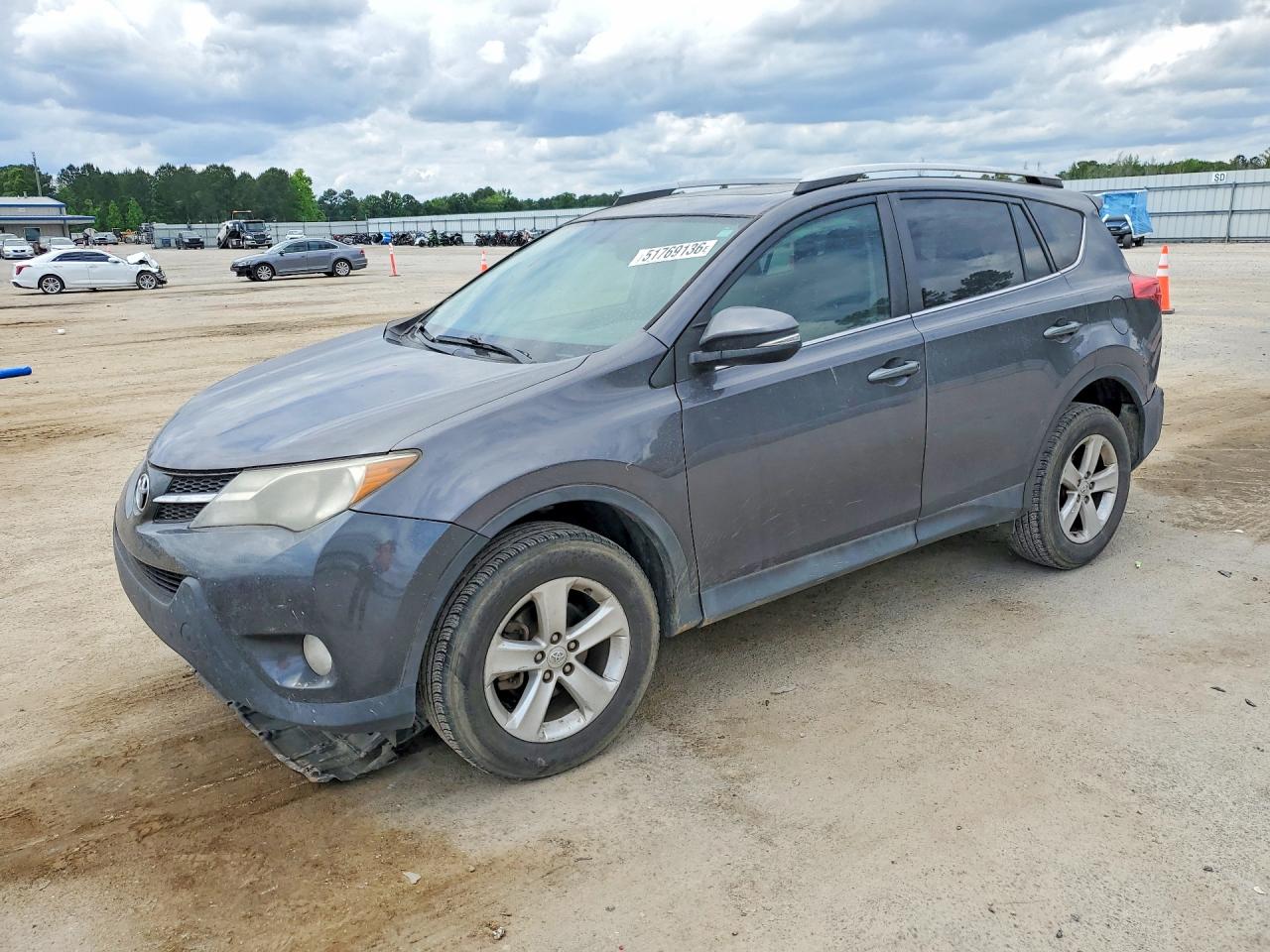 Salvage Toyota RAV4 Image