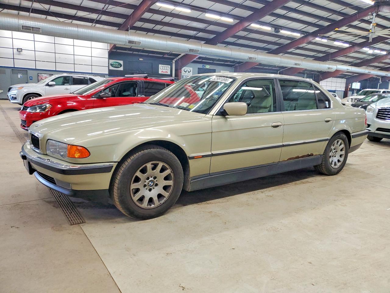 Salvage BMW 7 Series Image