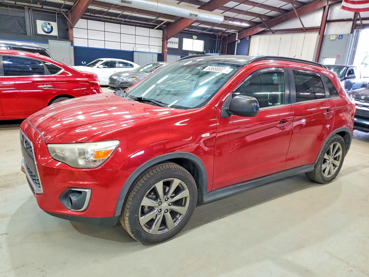 Salvage Mitsubishi Outlander Image