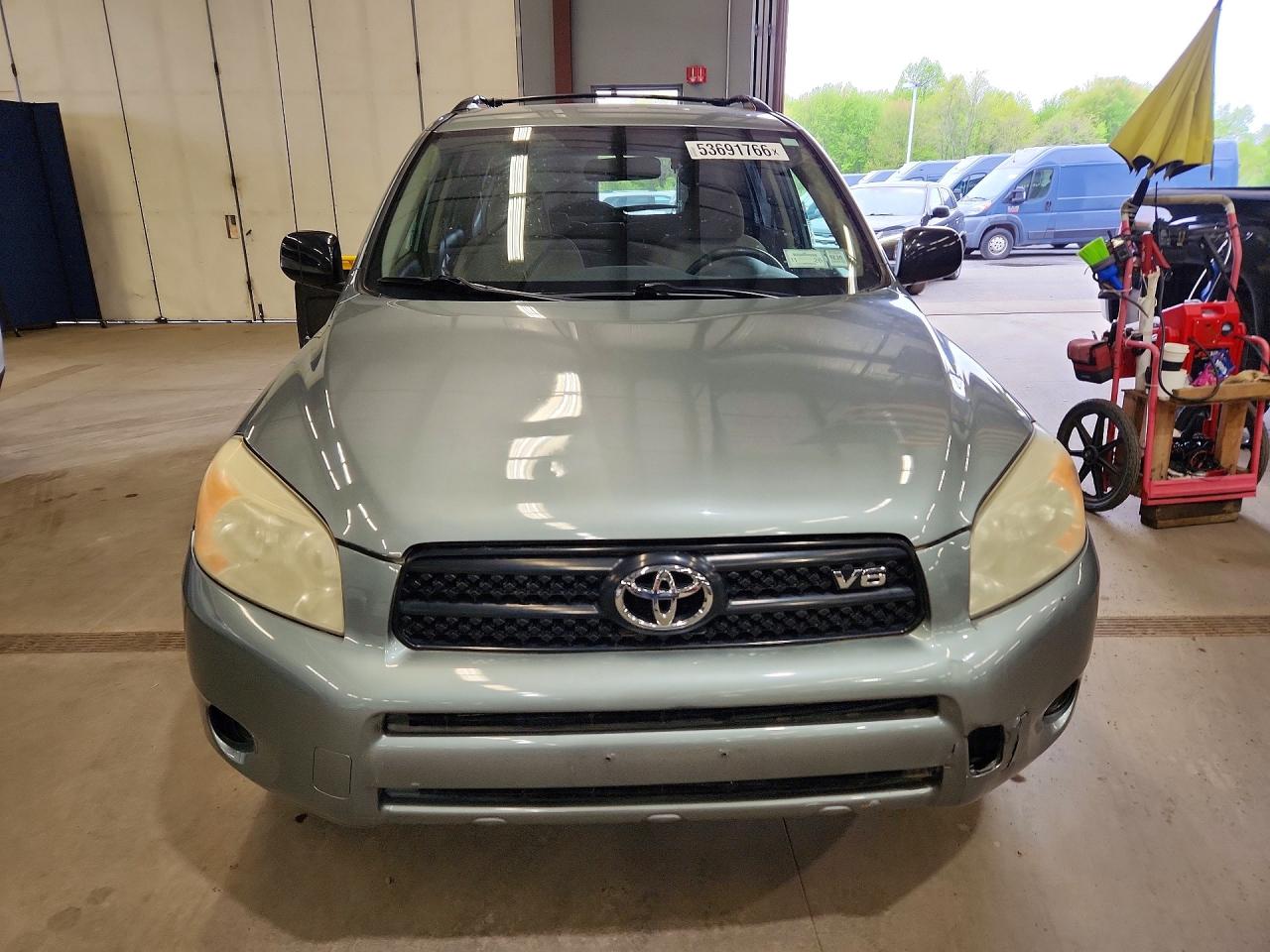Toyota RAV4 Base