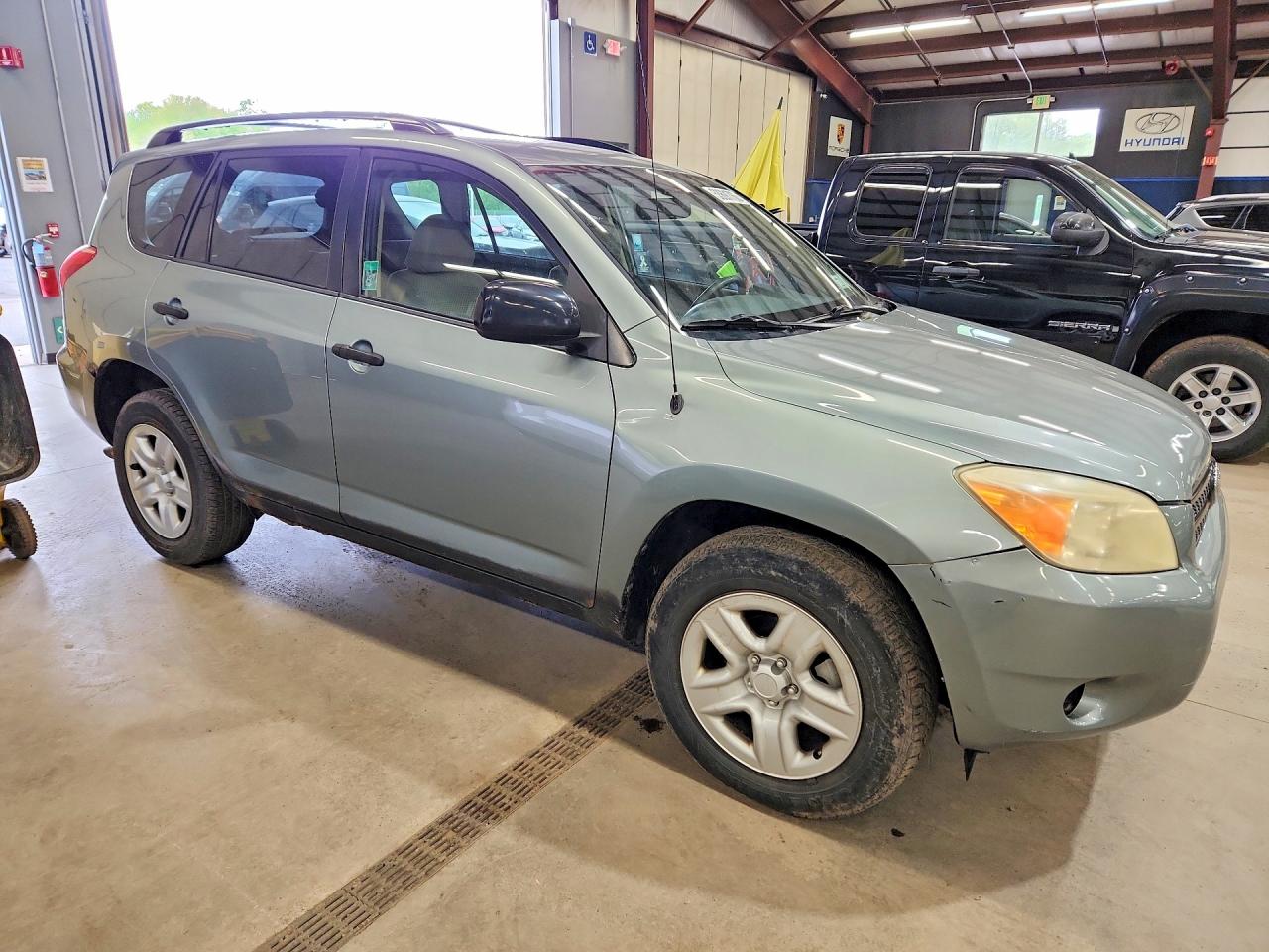 Toyota RAV4 Base