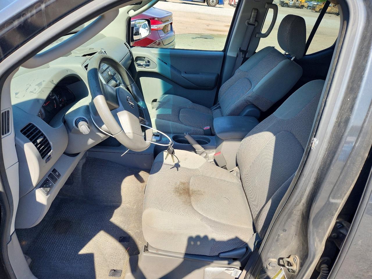 Nissan Frontier Se V6