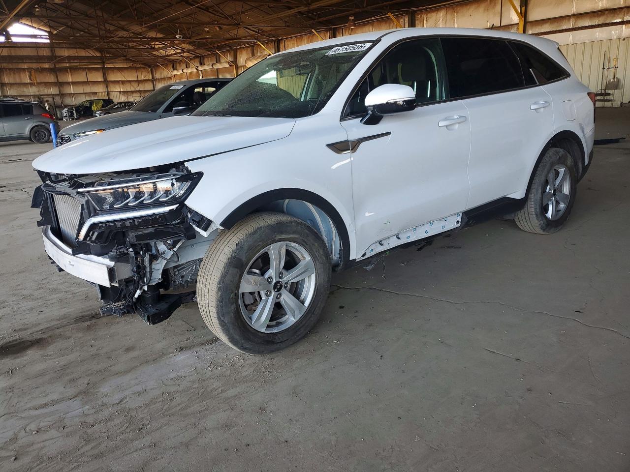 Salvage Kia Sorento Image