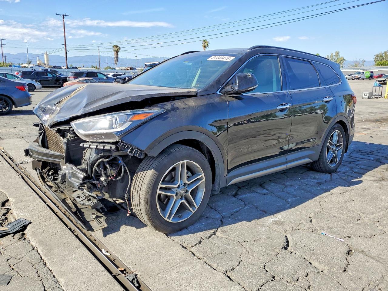 Salvage Hyundai SANTA FE Image