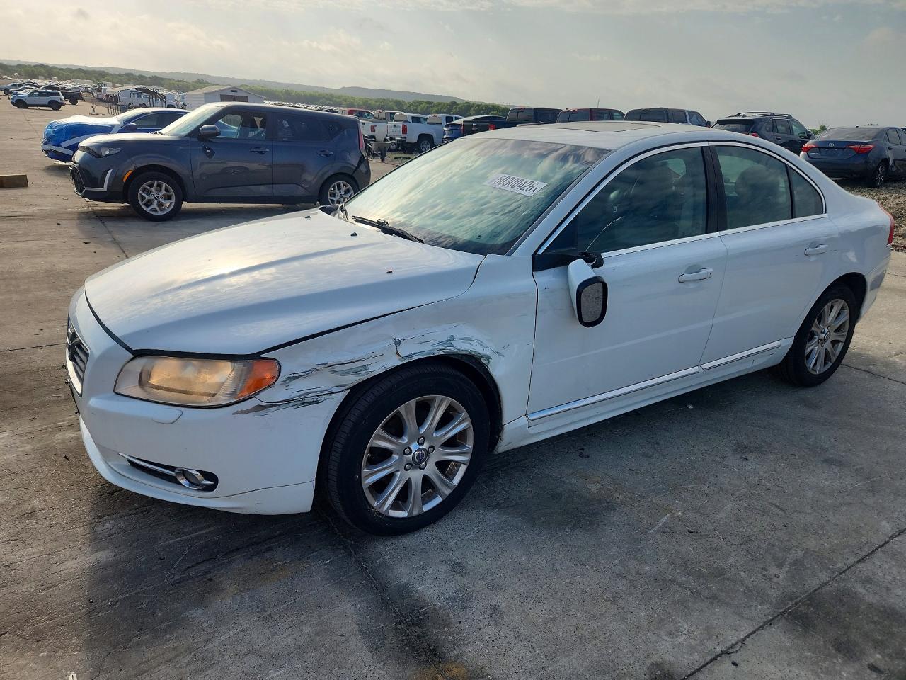 Salvage Volvo S80 Image