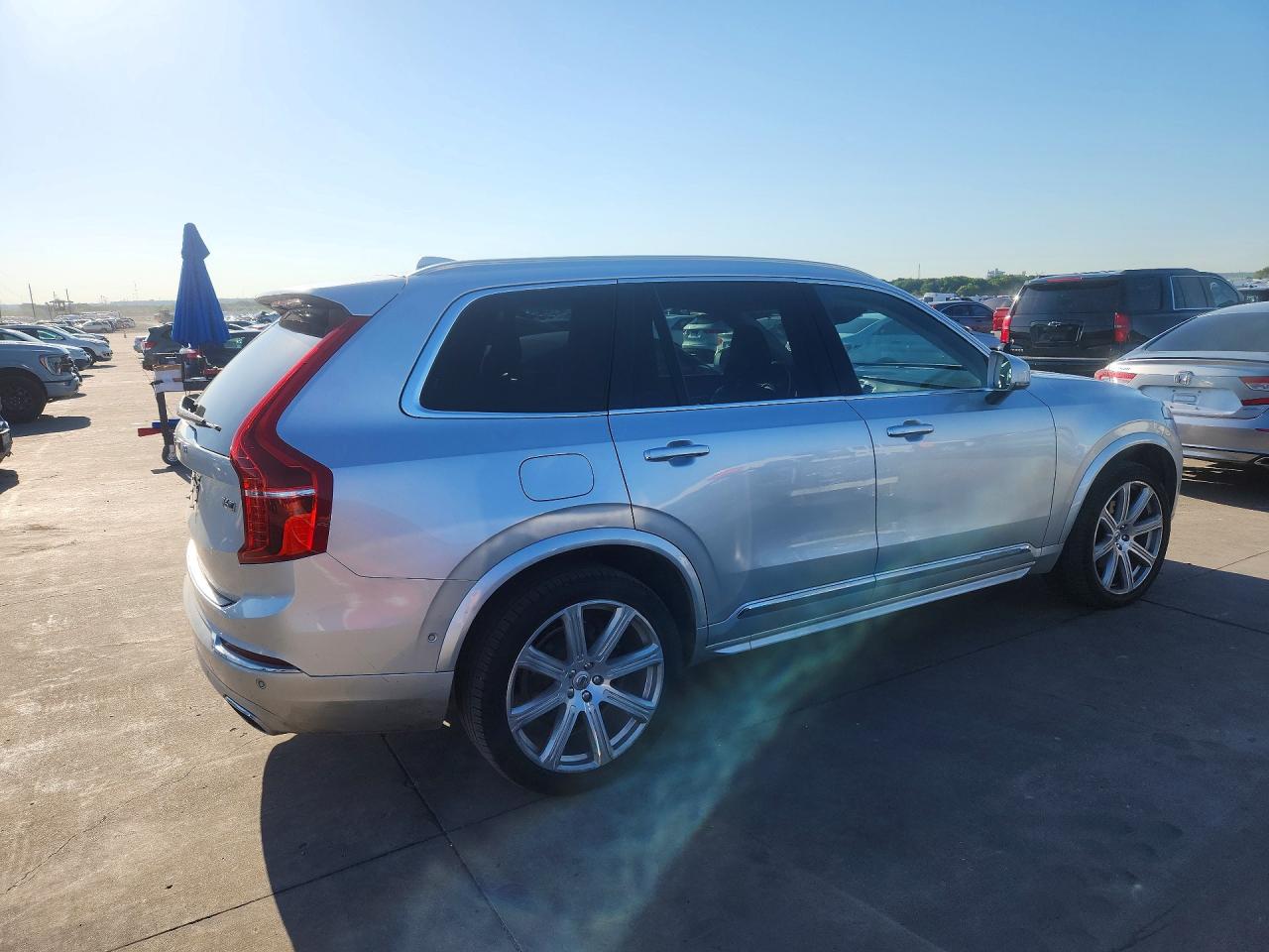 Volvo XC90 T6