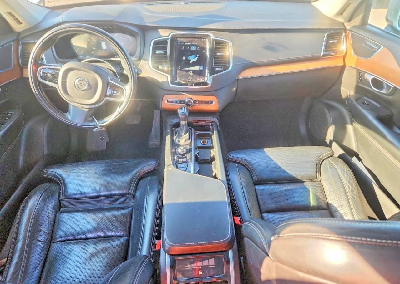 Volvo XC90 T6