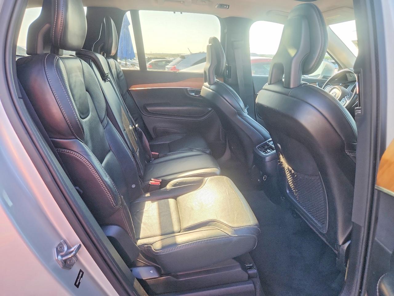 Volvo XC90 T6