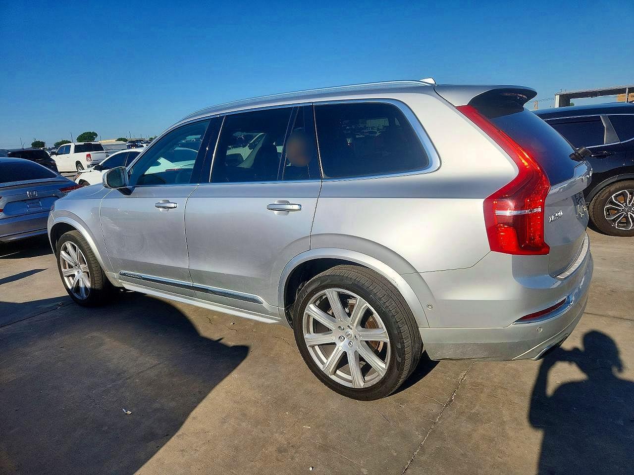 Volvo XC90 T6