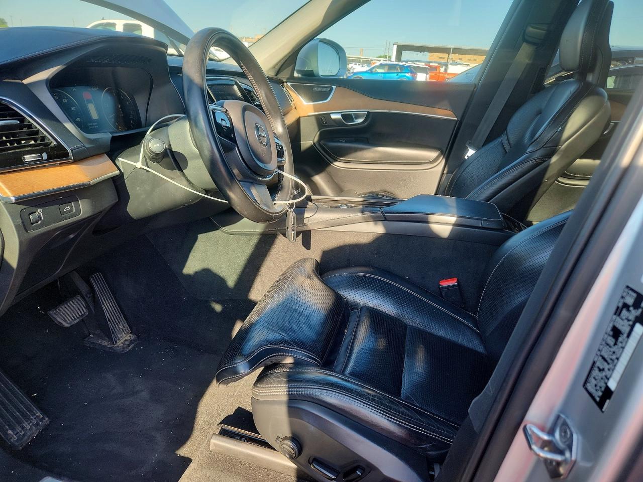 Volvo XC90 T6