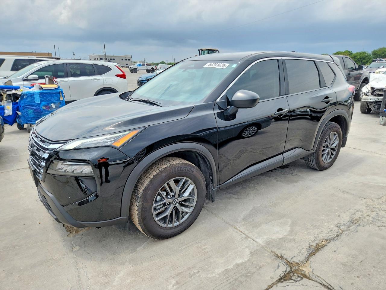 Salvage Nissan Rogue Image
