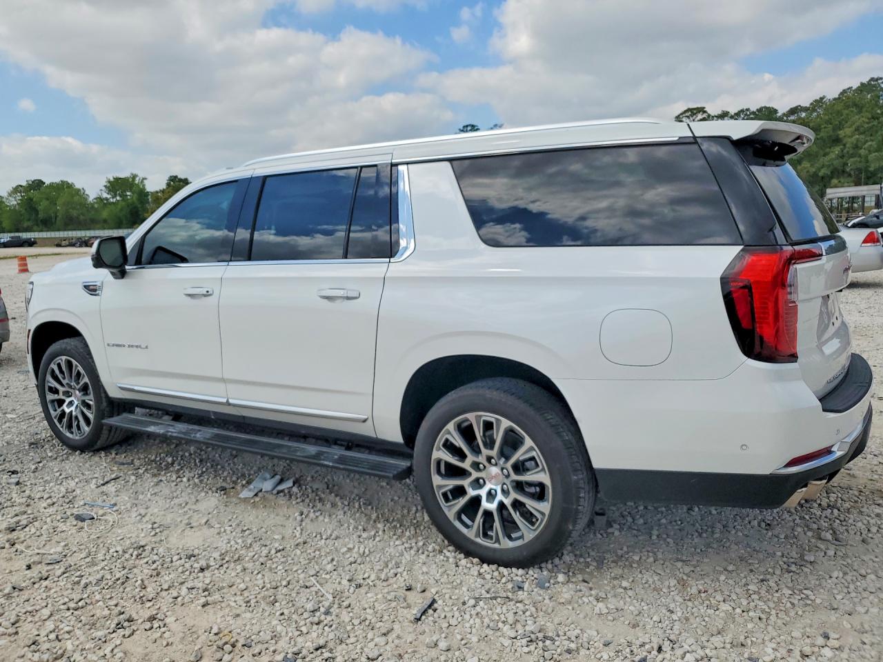 GMC Yukon Denali