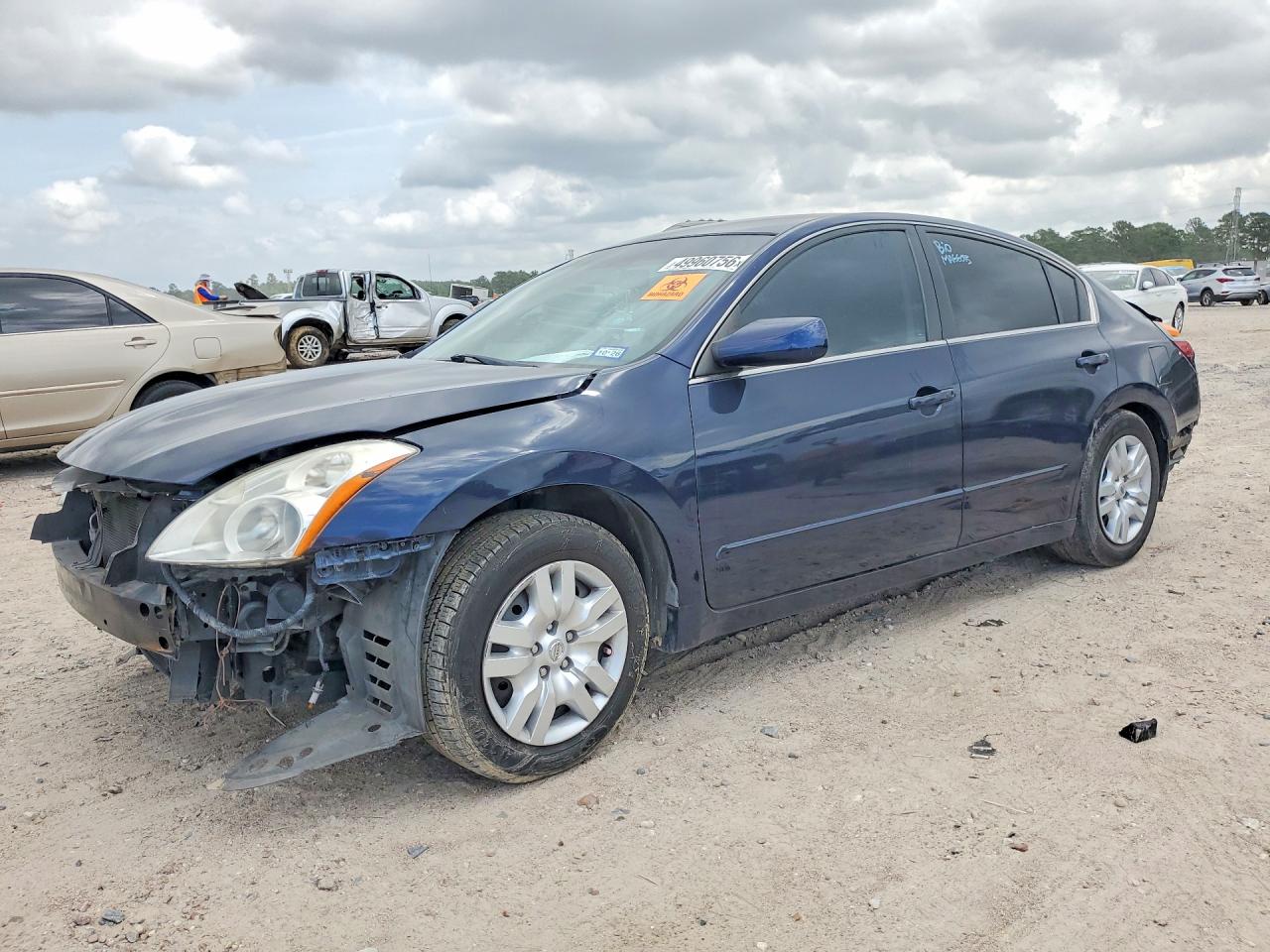 Salvage Nissan Altima Image