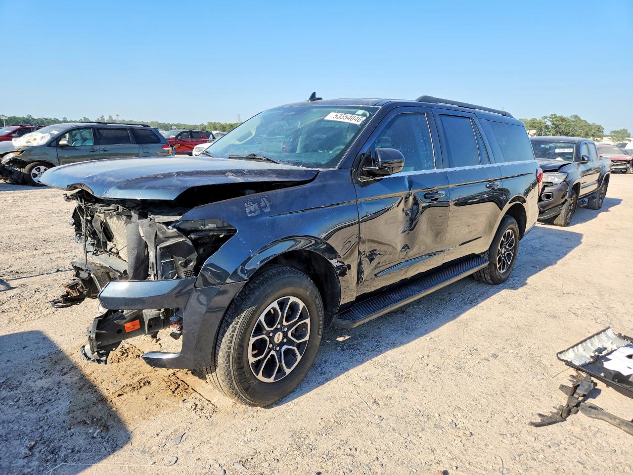 Salvage Ford Expedition Image