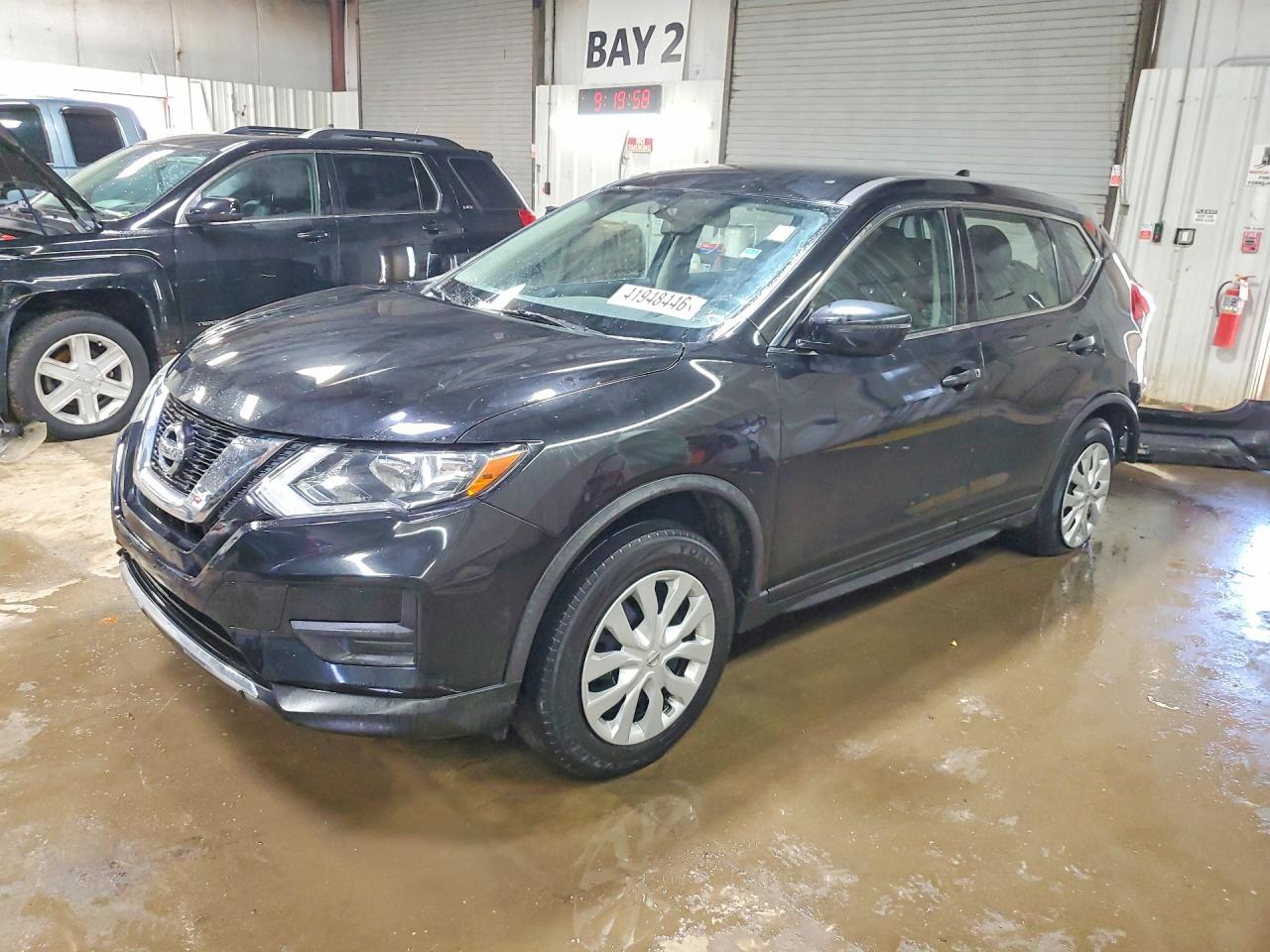 Salvage Nissan Rogue Image